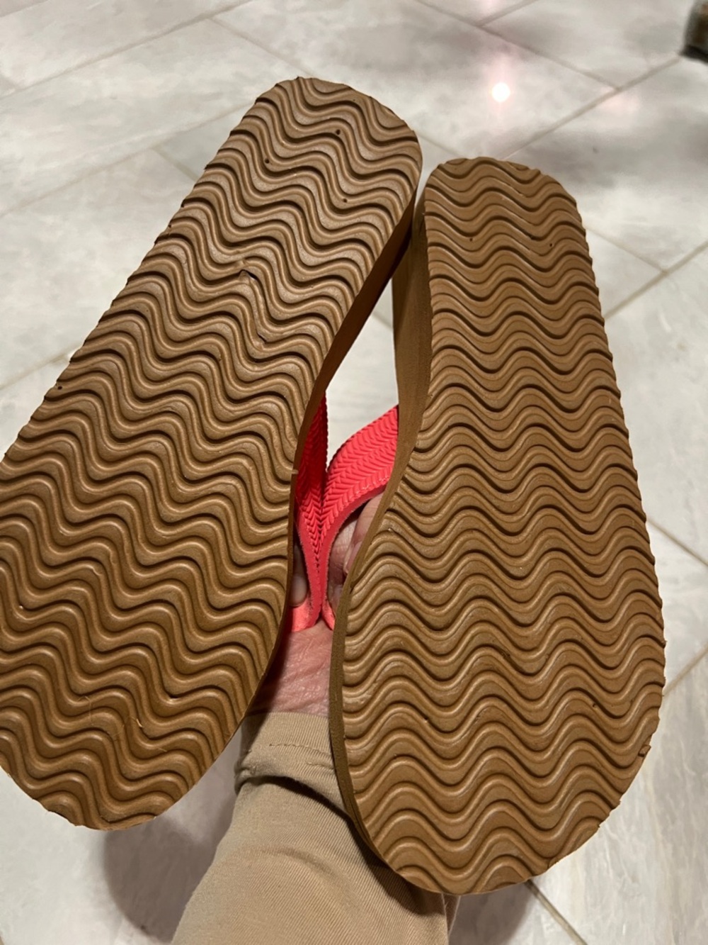 Wave Zone Coral Pink Flip Flop Sandals - Picture 2 of 2